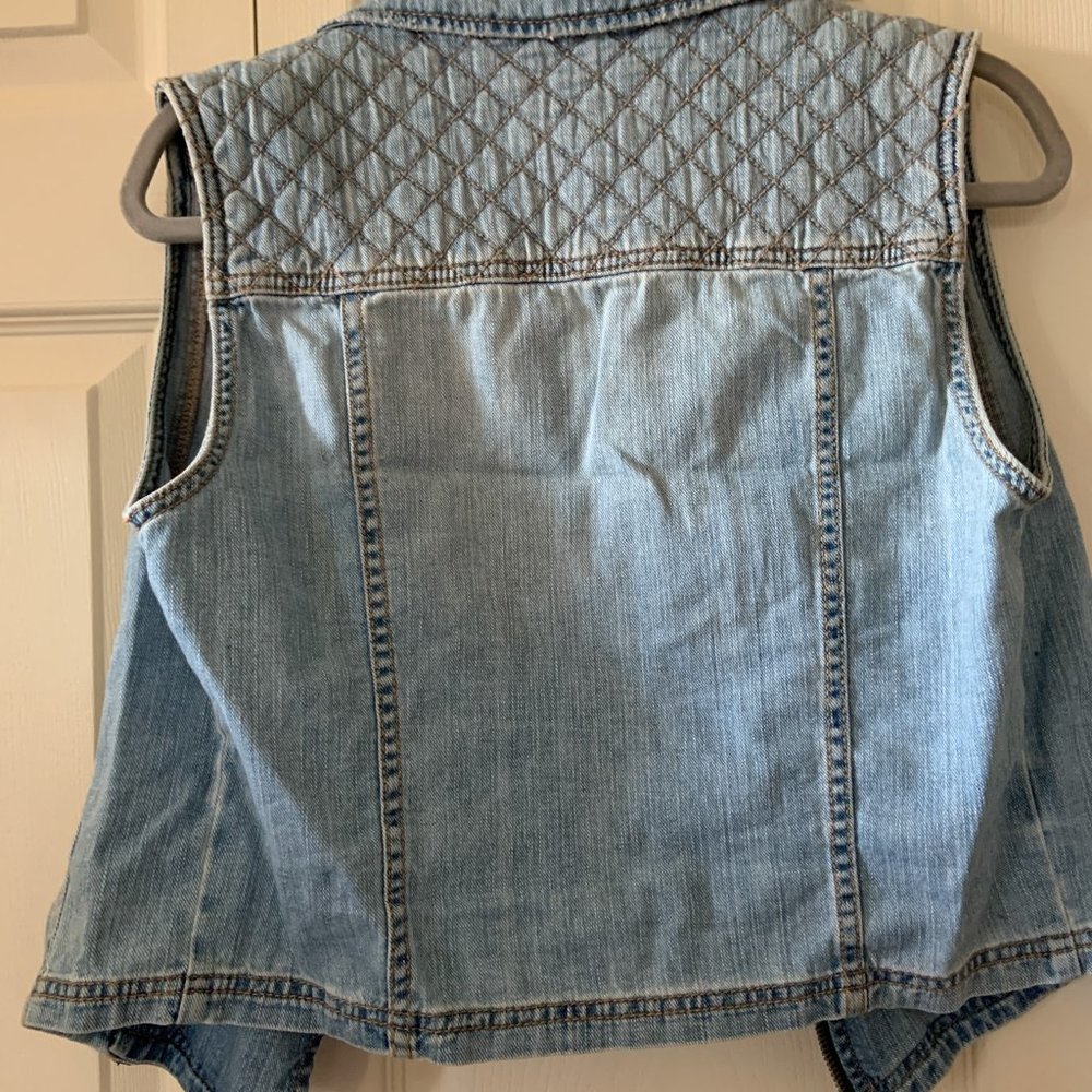 Bullhead Denim Vest with Silver Accents - Picture 3 of 3